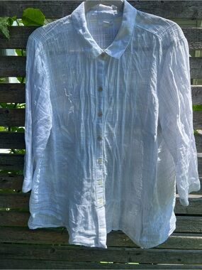 J. Jill Gauzy White Textured Casual Button-Down Shirt